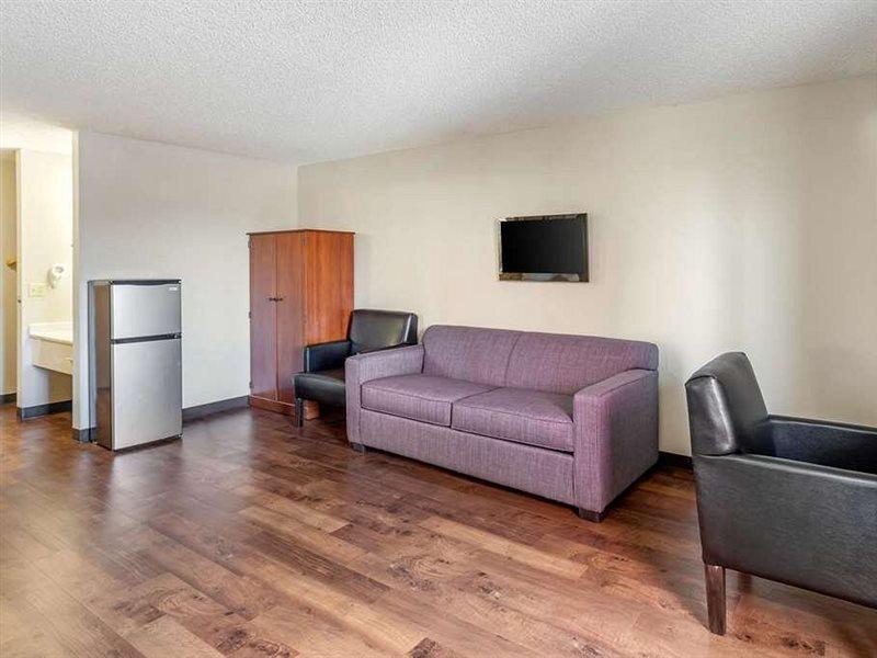 Econo Lodge Firestone Екстериор снимка