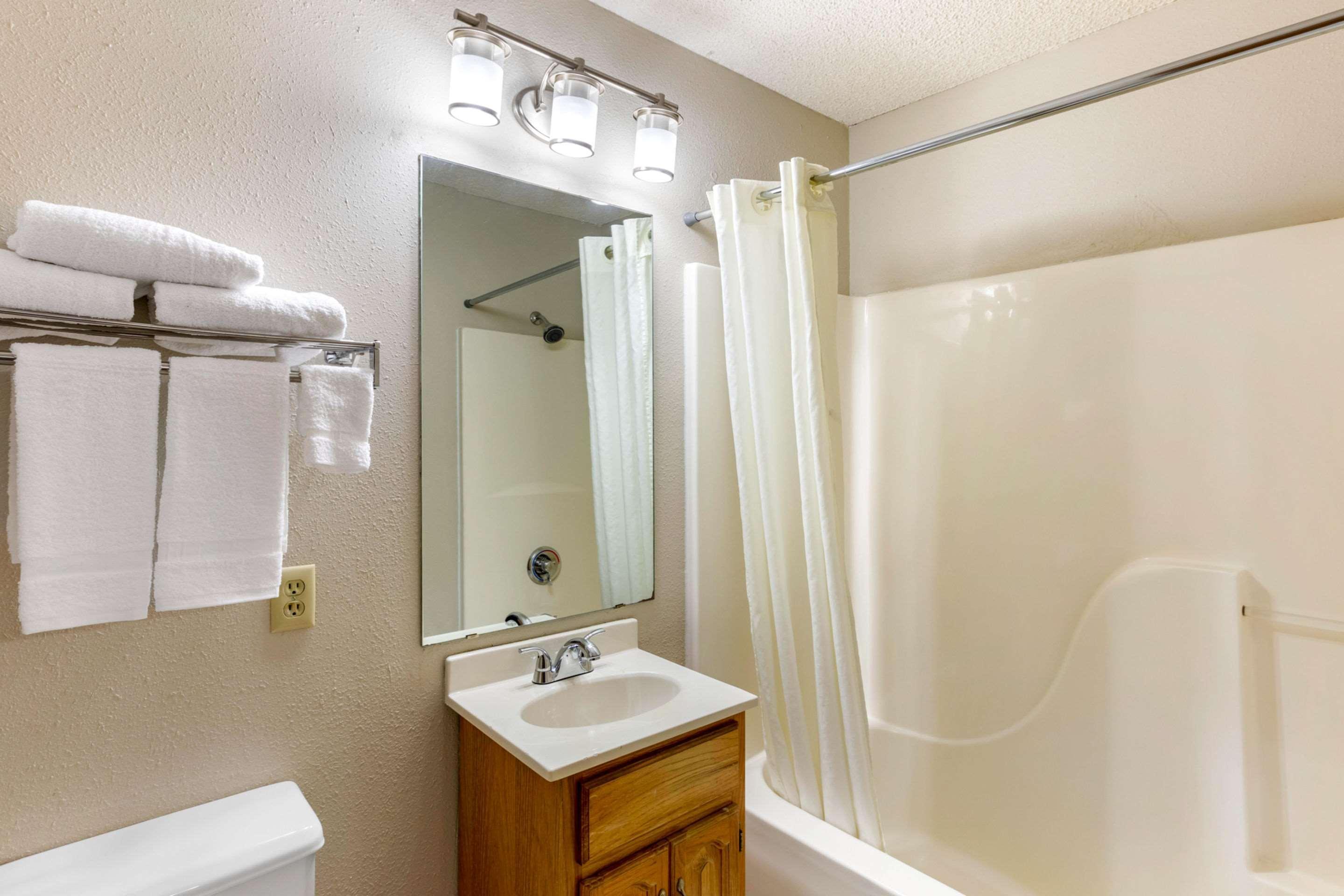 Econo Lodge Firestone Екстериор снимка