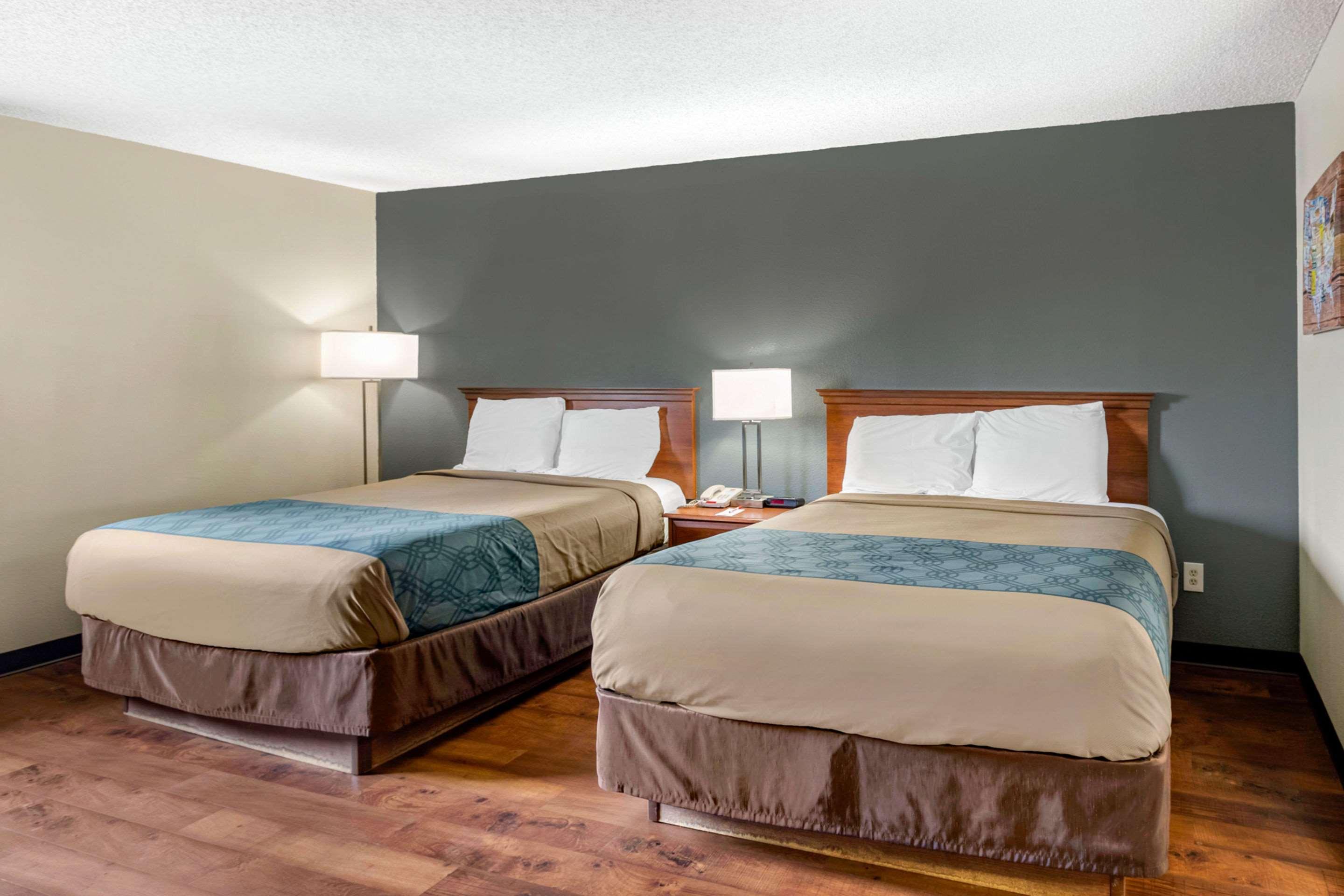 Econo Lodge Firestone Екстериор снимка