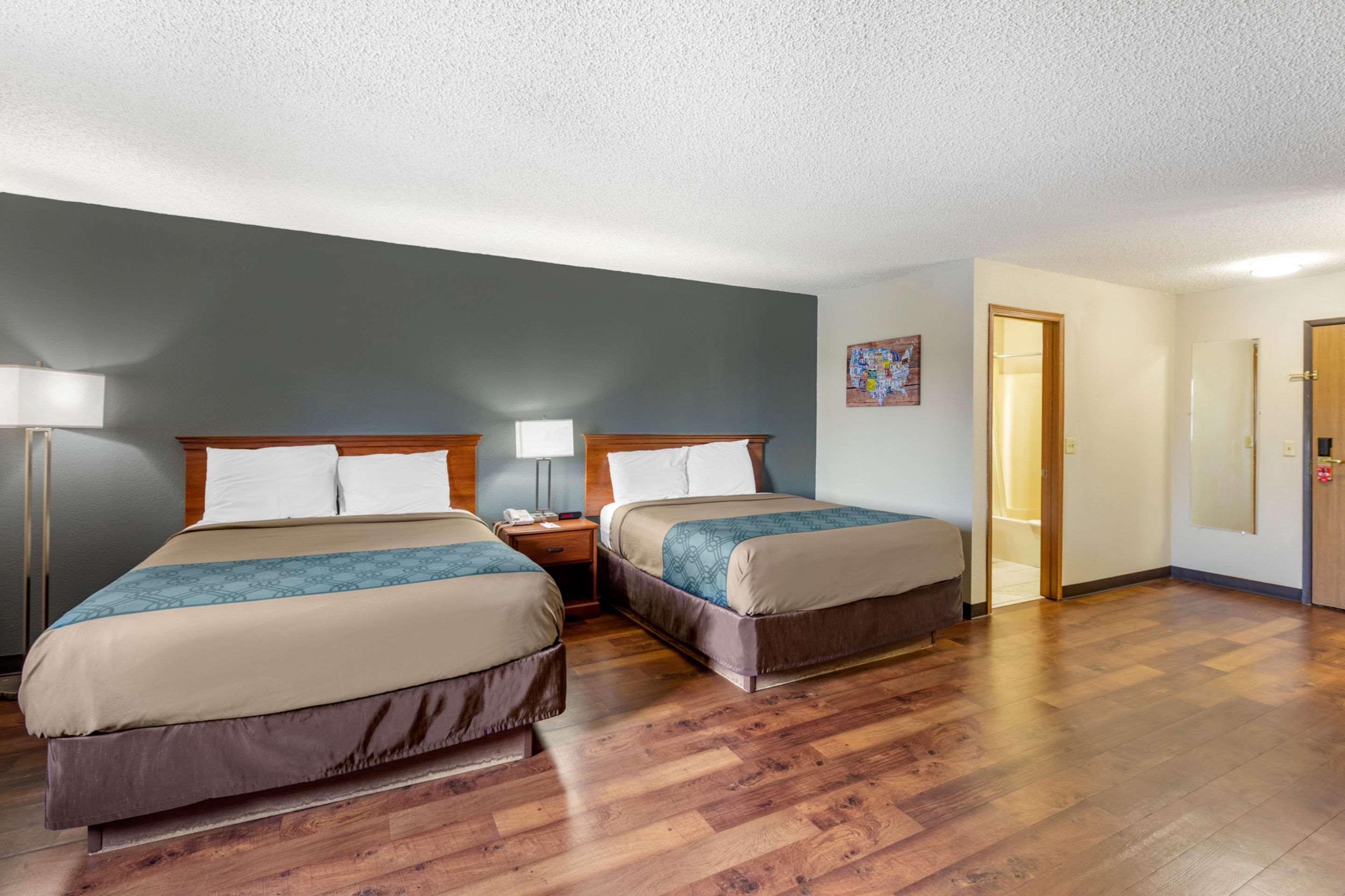 Econo Lodge Firestone Екстериор снимка
