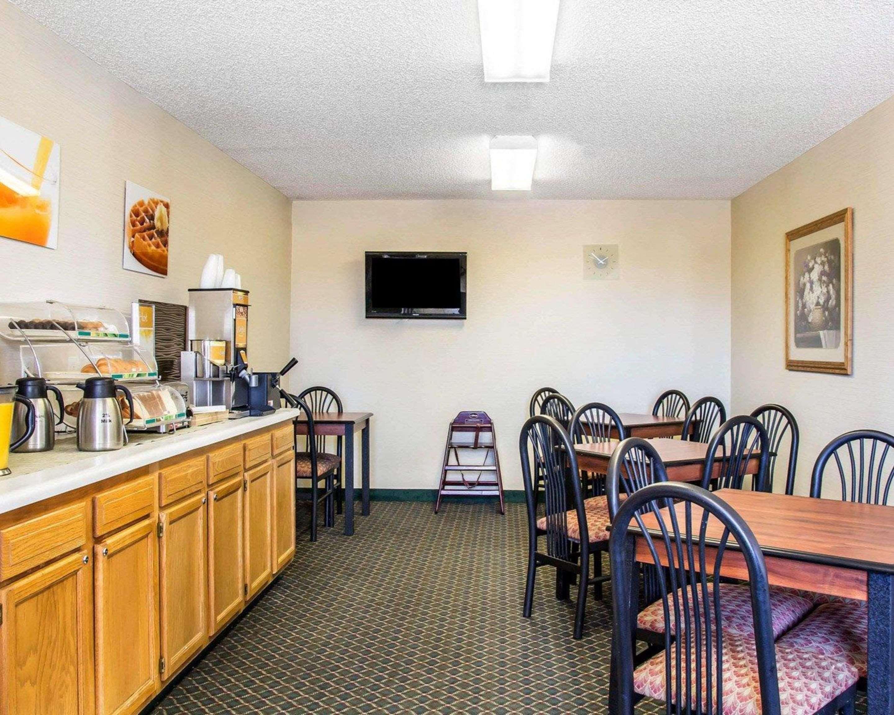 Econo Lodge Firestone Екстериор снимка